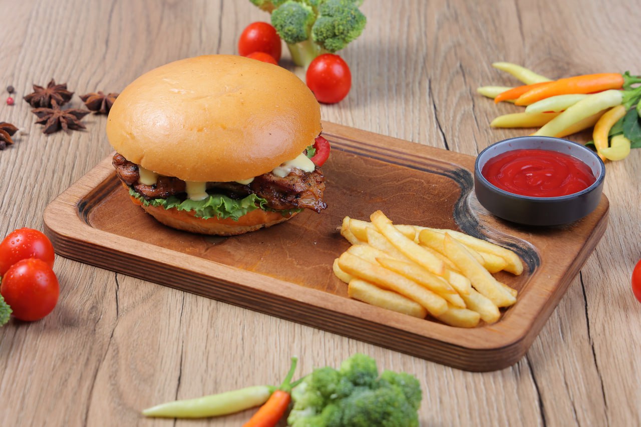 Chicken steyk burger